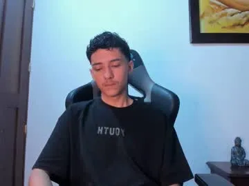 Avatar of santi_twink19