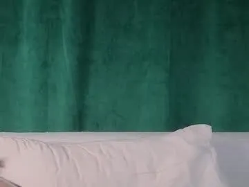 sheenagear — Goal: 20tk = 1 cut with scissors Hey yooo, Meghan there!! it's my first day there, glad to see u all #new #18  #skinny #young [780 tokens remaining]