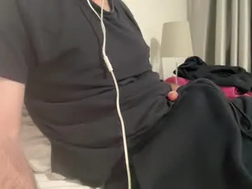 show_jizzness — trousers off #hairy [100 tokens remaining]