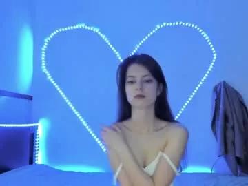 Masturbate to these sweet sph livestreamers, showcasing their unmatched beauty and sweet talents.