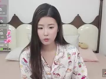 simonastephanie — GOAL: Take off a jacket [495 tokens remaining] Welcome to my room! #18  #Asian and very very #shy #young #new