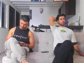 straight__friends — 'CrazyTicket': Hidden Cam show has ended.  Type /cmds to see all commands.