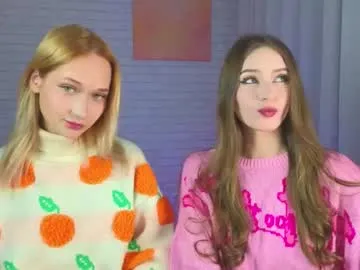 strawberryglow — Pull the sweater up a bit and show off your waist  #bigboobs #skinny #shy #new #bigass Hi everyone, it's our first day here. Let's get acquainted [443 tokens left]