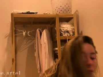 thearte1 — hi) #teen #18 #longlegs #cumshow #smoking