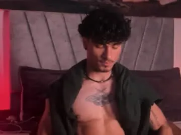 thomas_fit1 — Lovense Lush on - Interactive Toy that vibrates with your Tips - Goal: CUM FIT  <3 [1772 tokens left] #lovense #latino #young #feet #muscle