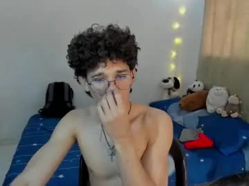 tom_blue10 — GOAL: complete my goal and let's make a milk delivery  [500 tokens remaining] Welcome to my room! #young #cum #bigcock #muscle #new