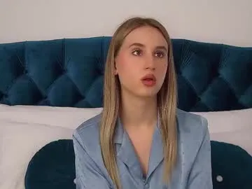 victoriahopson — GOAL: I tease with my mouth and my sexy lips #nonude #new #teen #18 #skinny [200 tokens remaining]