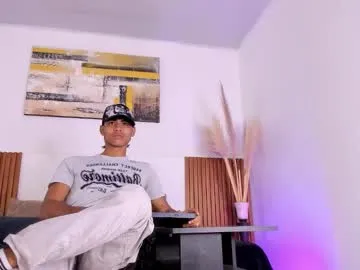 zander_2120 — super cum [1365 tokens left] Welcome to my room guys!! #cum #latino #muscle #bigcock #young