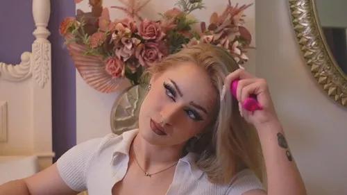 lucylexton from Cherry is Freechat