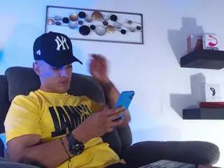 maicol_martinez from Flirt4Free is Freechat