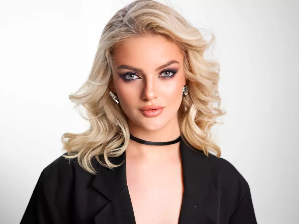 ViviennePower's avatar