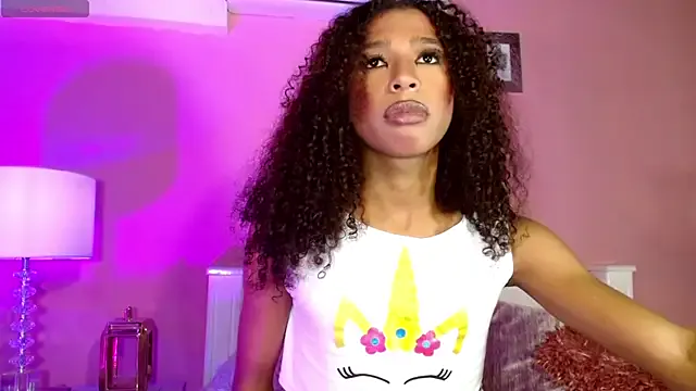 Avatar of _IsabellaRousse