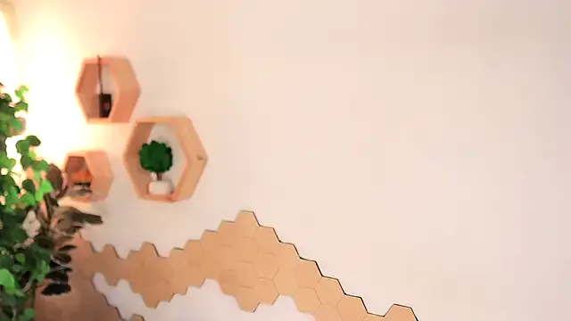 _MayaMoon_ — Pinch my niples