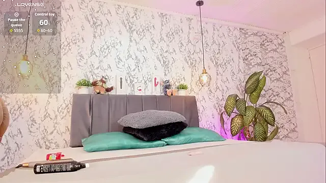 aihnoa_split — Good morning Noa <3