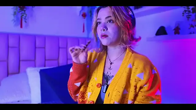 albaismynameX — Twerk show