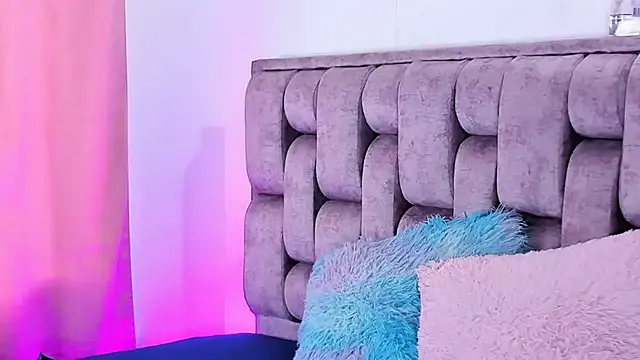 Alexa-Hunter — oil on tits