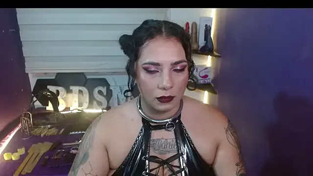 Alexa_Slavehot777 — many clothespins on the breasts and remo