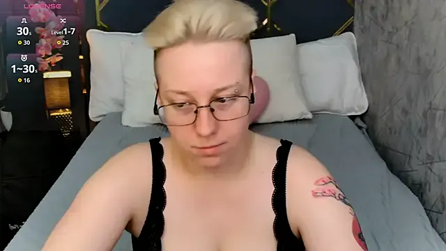 AlexandraGreen — Making funny faces