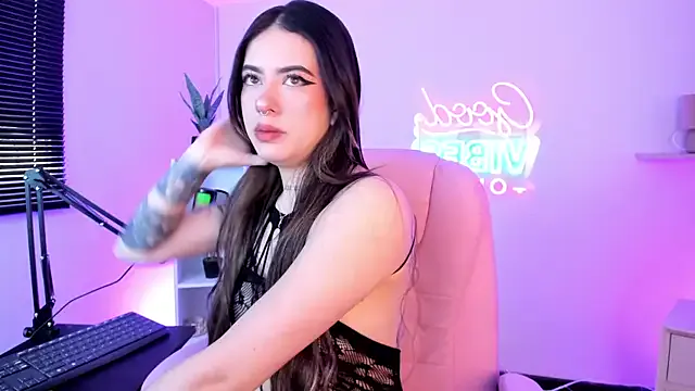 Avatar of Alice_Vixen