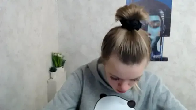 AliceFlirtt_ — I will touch my breasts