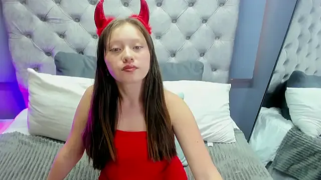 AliciaMoonx —  Oil & bounce in doggy