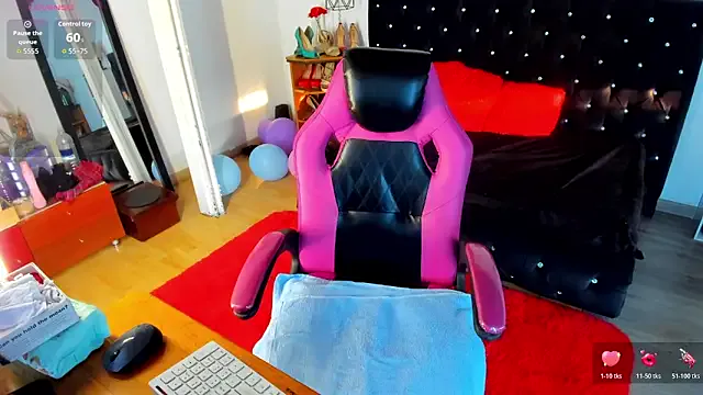 Aliciia_cute1 — finger in the pussy