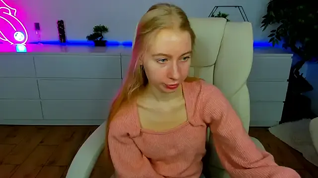 Alina_Blonde's avatar