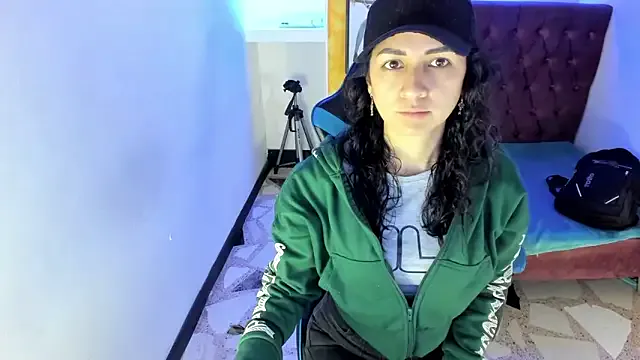 alison_moon7 — showpussy + shot whisky