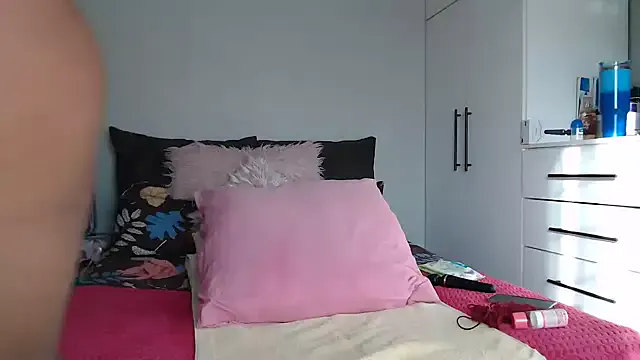 Amberbela — new week show me some love  