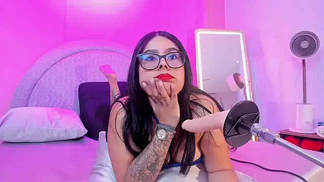 Amy_whittee — messy deepthroath + control toy 5 min