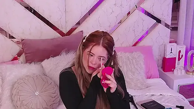 Avatar of AngelieeVoyer