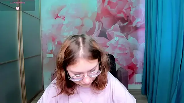 Avatar of AngelinaLow