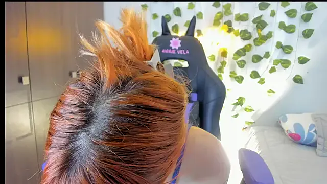 Annie_Velas_ — big squirt