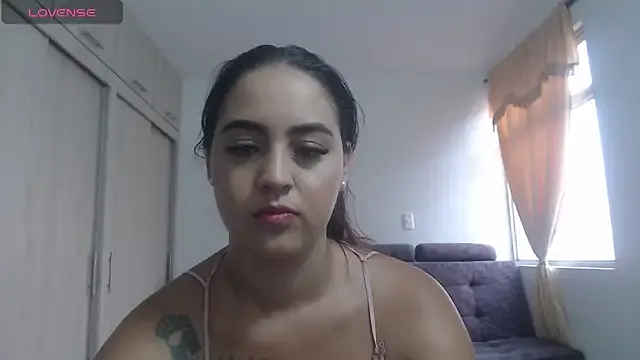 Anthonela_Queen — show tits