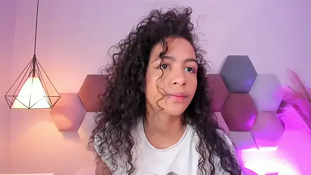 Avatar of AntonellaHall_