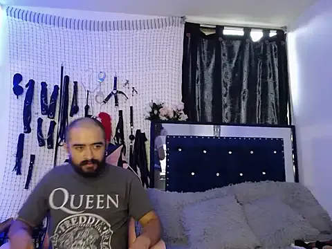 Avatar of Aron_and_Queen_Annie