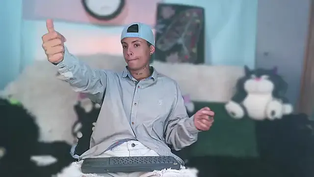 Avatar of aron_love_maya