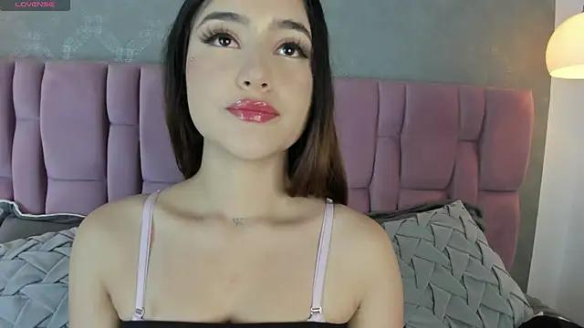 Ashly-cute from StripChat is Freechat