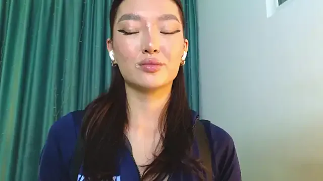 AudreyMell — close up pussy play