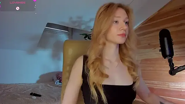 AuroraShoww — naked