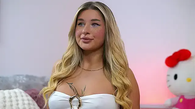 AvaShayy — NAKED tease