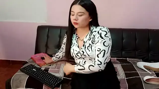 Avatar of bellah_rose_squirt