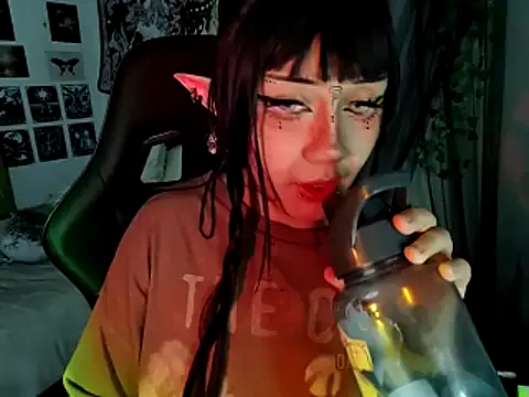 blue_katt — free tits