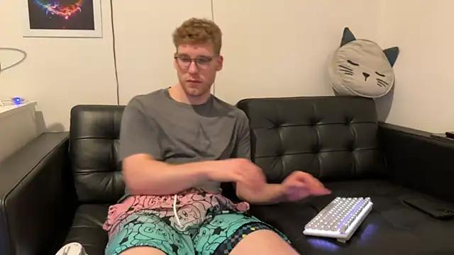 BlueEyedTallGuy94 from StripChat is Freechat