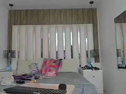 BritanyANDruby — get naked+fuck pussy