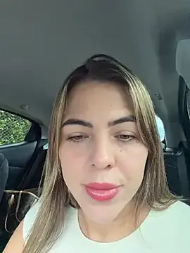 Avatar of camila_vanucci-