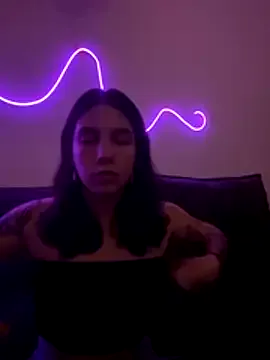 CamillaVerstappen — Tirar a blusinha