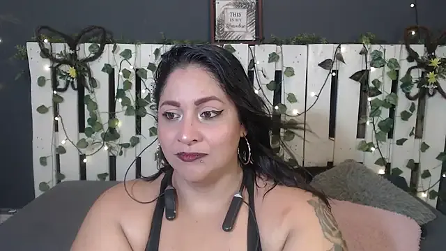 CANDY__STRONG — oil in my open pussy