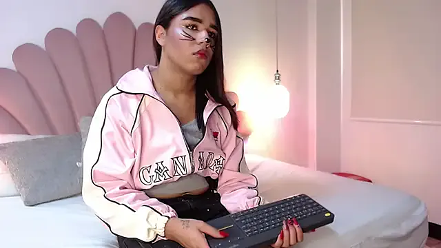 Avatar of CandyPink_