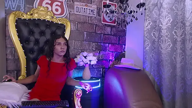 Avatar of CarlaDominatrix